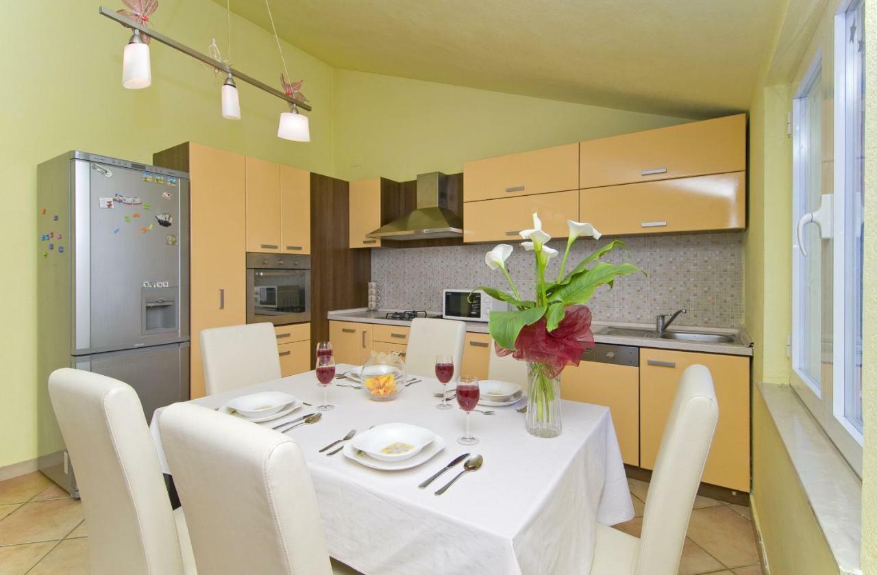 Apartment Mihanovic Zrnovnica